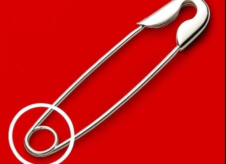 Emniyet İğnesindeki O Küçük Deliğin Amacı Nedir?
